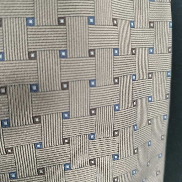 BROOKS BROTHERS 346 PURE SILK MEN’S GEOMETRIC GOLD/TAN & BLUE WEAVE NECKTIE USA - Picture 3 of 10